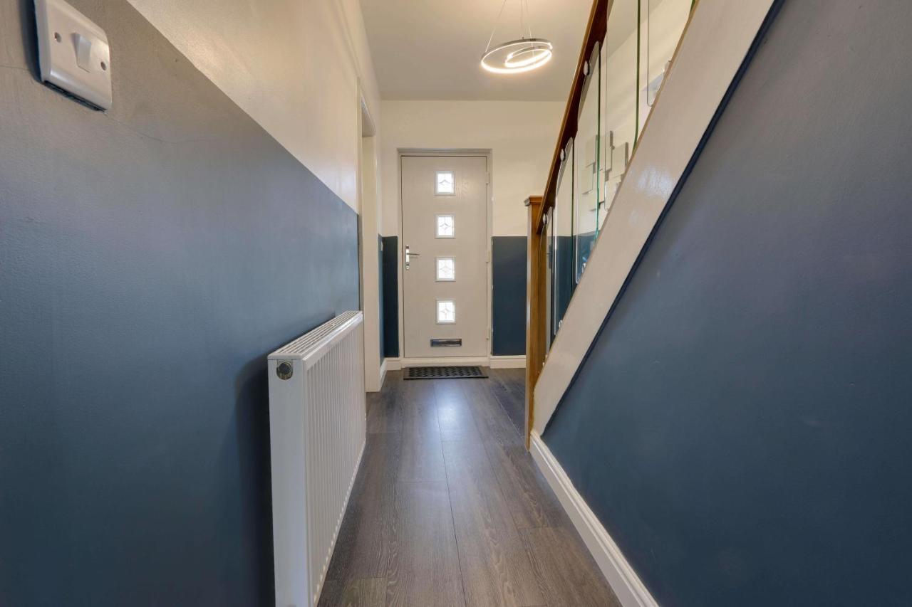 #Upmarket, Exceptional 4 Bed House, With Free Parking, Close To Amenities And Supermarkets Sheffield Exterior photo