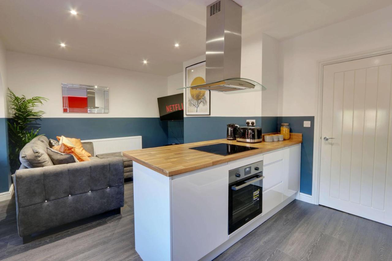 #Upmarket, Exceptional 4 Bed House, With Free Parking, Close To Amenities And Supermarkets Sheffield Exterior photo